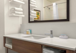 2-Star Hotel ∙ Hampton Inn Athens