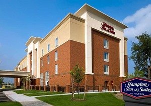 2-Star Hotel ∙ Hampton Inn & Suites Syracuse/Carrier Circle