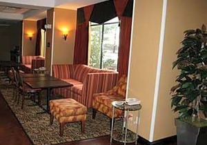 2-Star Hotel ∙ Hampton Inn Galax