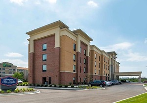 2-Star Hotel ∙ Hampton Inn & Suites Wixom/Novi/Detroit, Mi