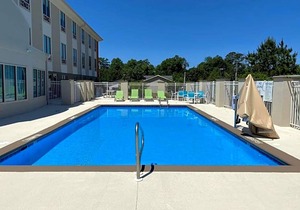 2-Star Hotel ∙ Holiday Inn Express & Suites - Enterprise, an IHG Hotel