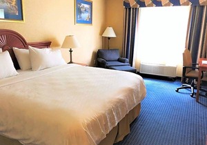 2-Star Hotel ∙ Holiday Inn Express Syracuse Airport, an IHG Hotel