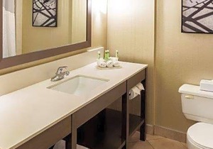 2-Star Hotel ∙ Holiday Inn Express Vancouver-Metrotown (Burnaby)