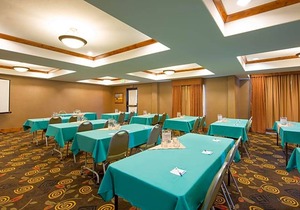 2-Star Hotel ∙ Holiday Inn Express & Suites Douglas, an IHG Hotel