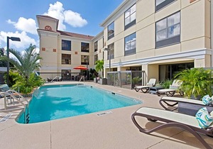 2-Star Hotel ∙ Holiday Inn Express Hotel & Suites Clearwater North/Dunedin