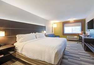 2-Star Hotel ∙ Holiday Inn Express Newberg - Wine Country, an IHG Hotel