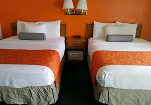 2-Star Hotel ∙ Howard Johnson by Wyndham Roseburg
