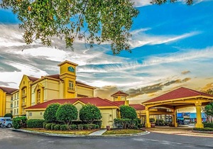 2-Star Hotel ∙ La Quinta by Wyndham Myrtle Beach Broadway Area