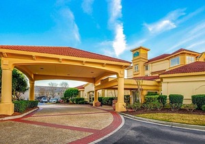 2-Star Hotel ∙ La Quinta by Wyndham Myrtle Beach Broadway Area