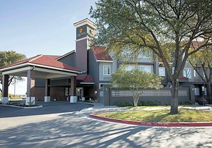2-Star Hotel ∙ La Quinta by Wyndham Austin at The Domain