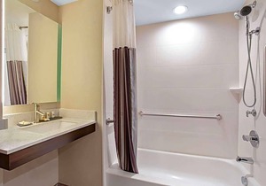 2-Star Hotel ∙ La Quinta by Wyndham Denver Aurora Medical