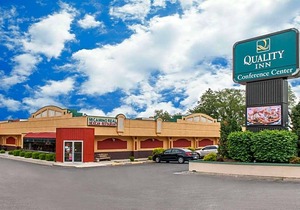 2-Star Hotel ∙ Quality Inn Conference Center Logansport