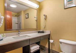 2-Star Hotel ∙ Quality Inn & Suites