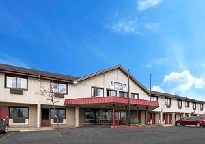 2-Star Hotel ∙ Rodeway Inn Syracuse