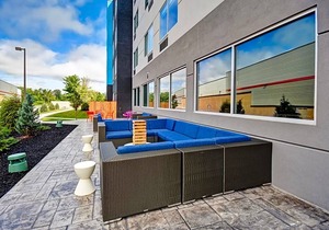 2-Star Hotel ∙ Tru By Hilton Syracuse-Camillus
