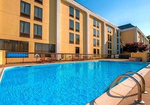 2-Star Hotel ∙ Hampton Inn Bowling Green
