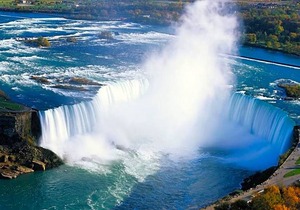2-Star Hotel ∙ Holiday Inn Express & Suites Niagara Falls, an IHG Hotel