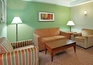 2-Star Hotel ∙ Holiday Inn Express & Suites Niagara Falls, an IHG Hotel
