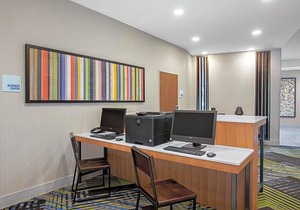 2-Star Hotel ∙ Holiday Inn Express & Suites Lubbock Central - Univ Area, an IHG Hotel