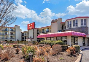 2-Star Hotel ∙ Econo Lodge Inn & Suites - Rehoboth Beach