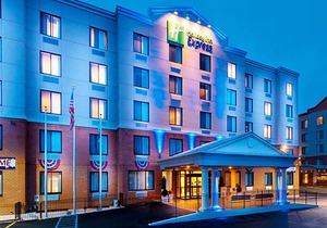 2-Star Hotel ∙ Holiday Inn Express Staten Island West, an IHG Hotel