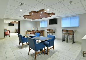 2-Star Hotel ∙ Holiday Inn Express Staten Island West, an IHG Hotel