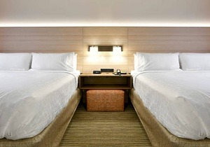2-Star Hotel ∙ Holiday Inn Express Staten Island West, an IHG Hotel