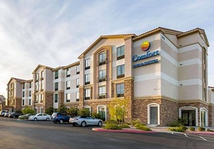 2-Star Hotel ∙ Comfort Inn & Suites Henderson - Las Vegas