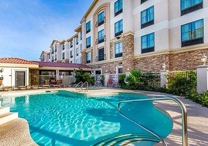 2-Star Hotel ∙ Comfort Inn & Suites Henderson - Las Vegas