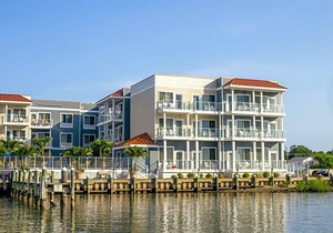 2-Star Hotel ∙ Fairfield Inn & Suites by Marriott Chincoteague Island Waterfront