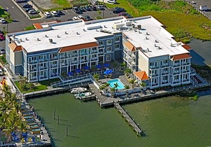 2-Star Hotel ∙ Fairfield Inn & Suites by Marriott Chincoteague Island Waterfront
