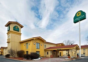 2-Star Hotel ∙ La Quinta Inn by Wyndham Omaha West
