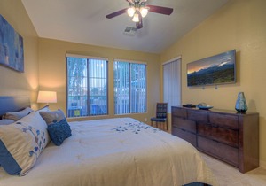 2 Story Condo: GOLF COURSE VIEW, Gated Community w/Heated POOL/SPA, 30 Day Min Stay