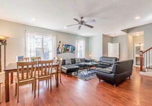 2 Story Large Apartment | 5 min to Downtown