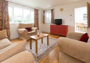 2 Suffolk Cottage - sleeps 4 guests in 2 bedrooms