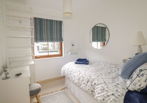 2 The Creekside, LOOE