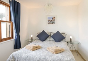 2 The Creekside, LOOE