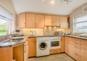 2 The Homestead - Three Bedroom House, Sleeps 6