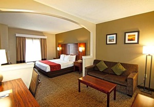 2-Star Hotel ∙ Comfort Suites Near University
