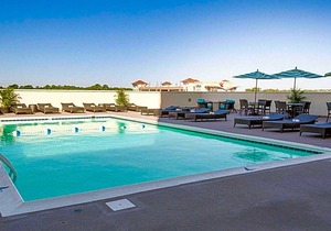 2-Star Hotel ∙ Comfort Suites Beachfront