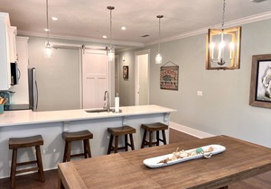 20% weekly discount! 3 BR Condo. End Unit. Walk to Marina & Zachrys!
