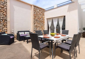 200 m² House ∙ 3 bedrooms ∙ 6 guests