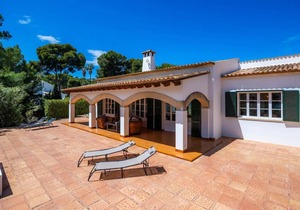 200 m² Villa ∙ 4 bedrooms ∙ 8 guests