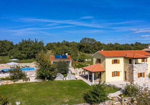 200 m² Villa ∙ 4 bedrooms ∙ 8 guests