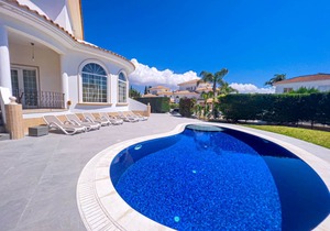 200 m² Villa ∙ 4 bedrooms ∙ 8 guests