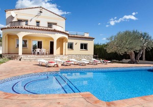 200 m² Villa ∙ 5 bedrooms ∙ 11 guests