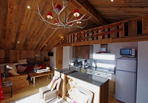 200m from ski slopes, 4th floor, balcony, parking, tv, ski locker, 61m², Champagny-en-Vanoise
