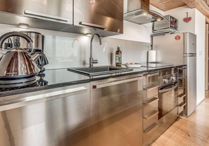 200m from ski slopes, 4th floor, balcony, parking, tv, ski locker, 61m², Champagny-en-Vanoise