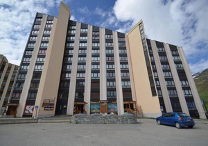 200m from resort center, 6th floor, balcony, tv, ski locker, 36m², Les Menuires
