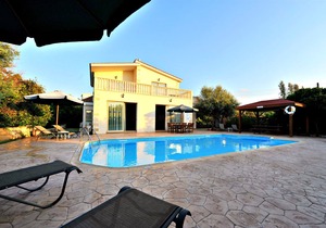 200m to Argaka Beach - 4 Bed Villa - Private Swmming Pool - Wifi